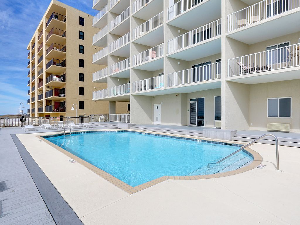 Seasonally Heated Pool